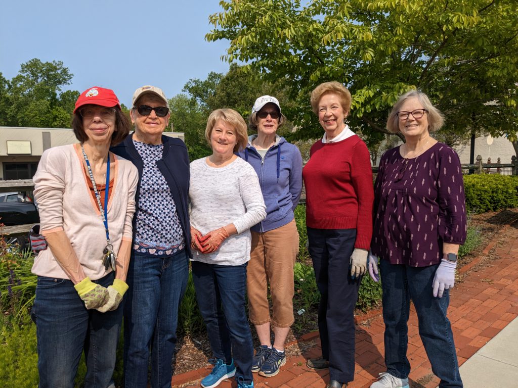 Club members from left: Winnie Zimbelin, Jean Bartlett, Valerie Escalera, Shirley Jackson, Carole Fromer, Carolyn Mitchell